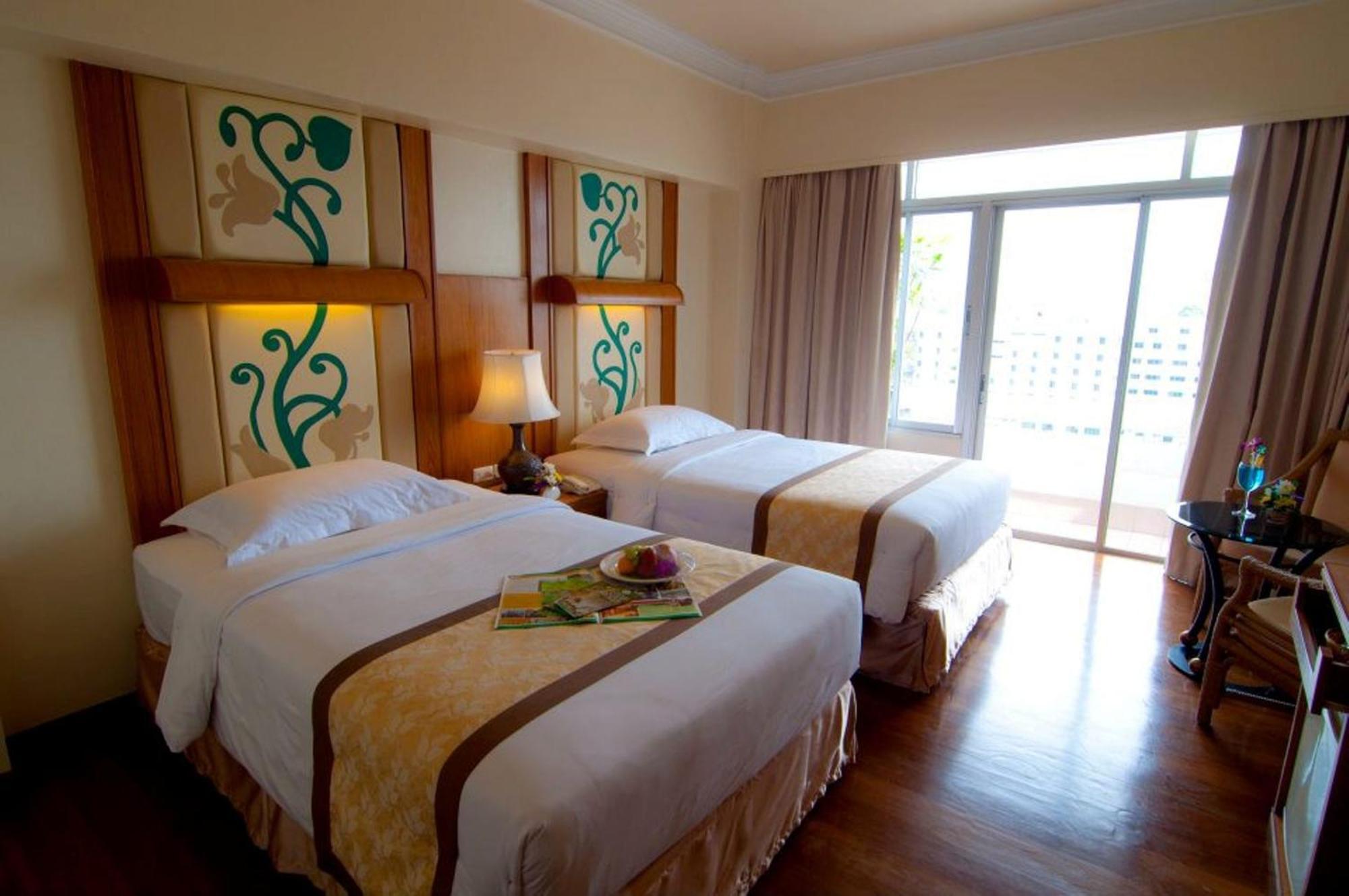 Golden Beach Hotel Pattaya Luaran gambar