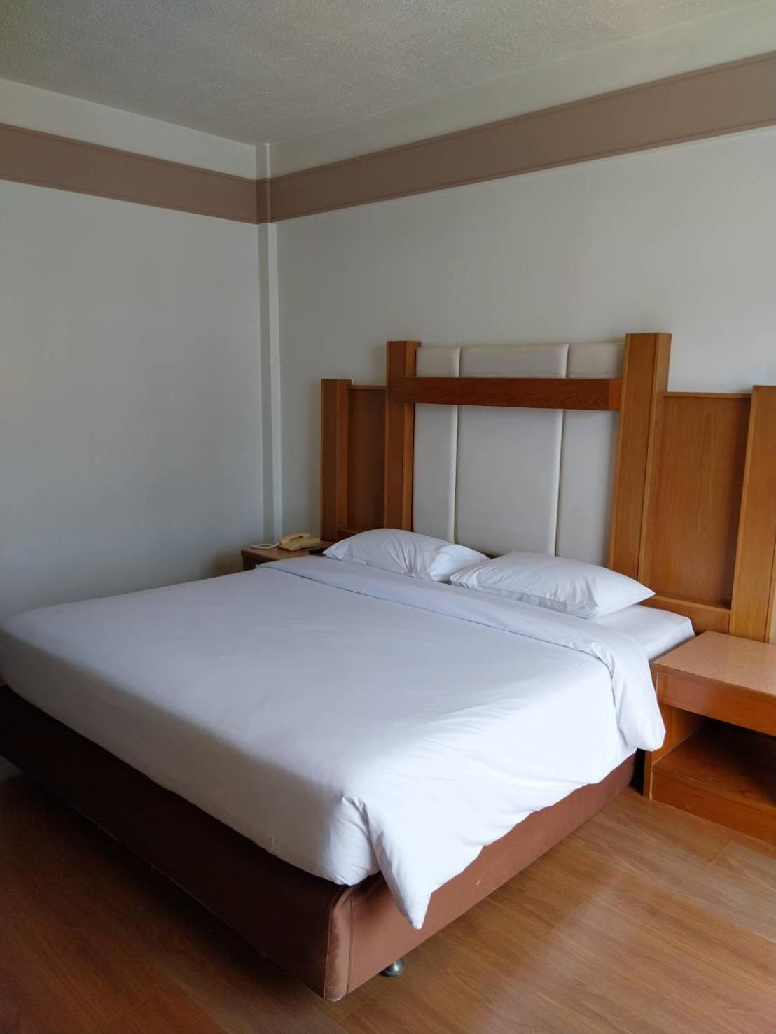 Golden Beach Hotel Pattaya Luaran gambar