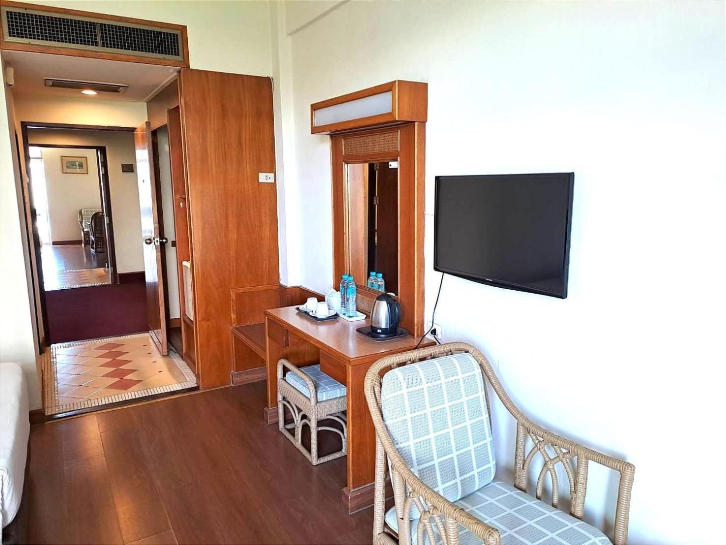 Golden Beach Hotel Pattaya Luaran gambar