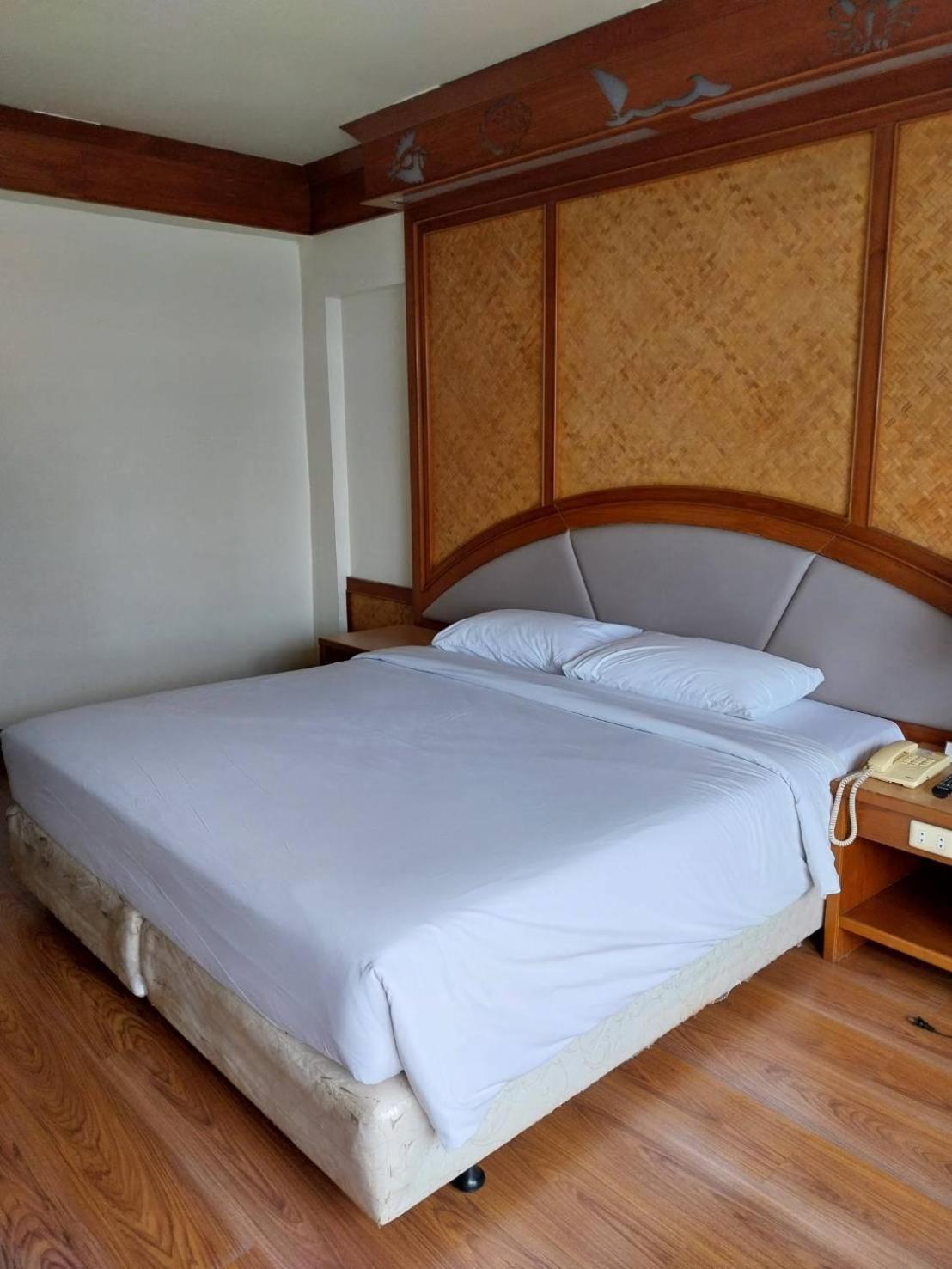 Golden Beach Hotel Pattaya Luaran gambar