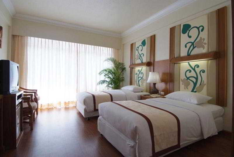 Golden Beach Hotel Pattaya Bilik gambar